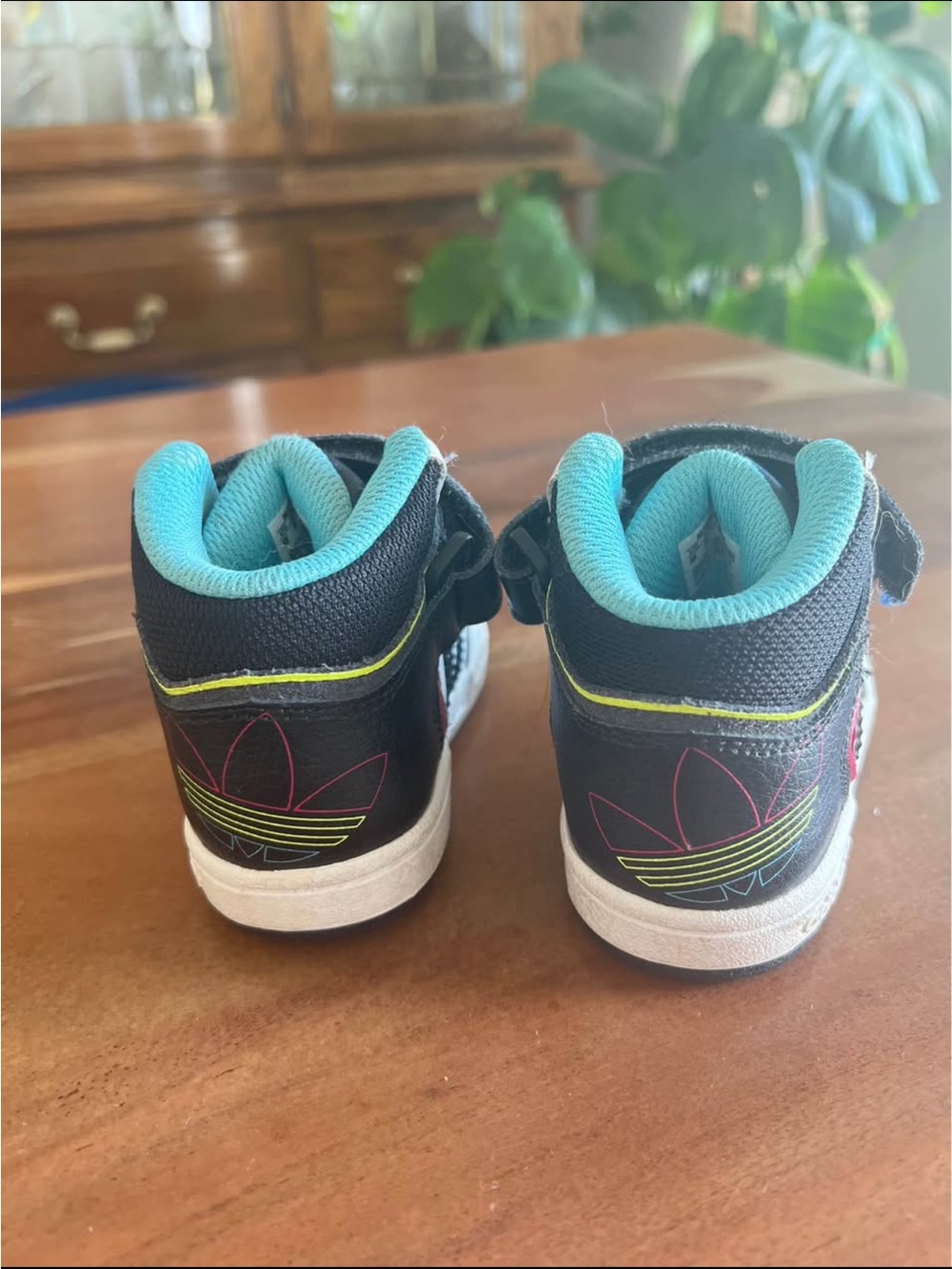 Adidas Toddler VARIAL MID Sneakers - size 5 - Picture 3 of 4